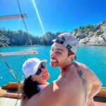 André Luiz Frambach Instagram - Mille primeiro quero começar agradecendo por você ser essa mulher tão dedicada, estudiosa e batalhadora. Infelizmente o mundo ainda não está tão preparado pra ver mulheres líderes e donas de si, mas você desde sempre luta pra que isso aconteça e eu tenho a certeza que o universo tem conspirado pra que todos os seus sonhos e desejos se realizem, atrelado a isso, em nenhum momento você desistiu de se aprimorar e evoluir em absolutamente tudo que se propôs a fazer, mesmo as pessoas duvidando, te descredibilizando e duvidando de toda a sua capacidade. Quero te agradecer por todos os conselhos, todo o amor, todo o carinho que você tem não só por mim, mas com todas as pessoas te rodeiam, você é inspiração. Sempre digo se hj eu sou o que sou 60% é responsabilidade tua, que nunca me deixou desistir, que sempre insistiu que eu evoluísse e entendesse cada vez mais o André, cada vez mais o personagem especificamente que passou na minha vida e tenho certeza que continuará me ajudando em todos que virão! Minha diretora, minha irmã, meu amor, minha fortaleza ❤️ eu te amo!! Espero que esteja curtindo e aproveitando muito seus 30 aninhos, virão muitos ainda pela frente. Eu te amooo