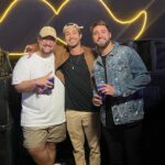 André Luiz Frambach Instagram – Que noiteeee 💥🍾🪩 @festaseuvidal .
O bonde já faz a festa em qualquer lugar, num evento desse então!! Loucuraaaa