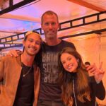 André Luiz Frambach Instagram – Que noiteeee 💥🍾🪩 @festaseuvidal .
O bonde já faz a festa em qualquer lugar, num evento desse então!! Loucuraaaa