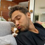 André Luiz Frambach Instagram – Aquele denguinho né, não tem jeito 🐾❤️