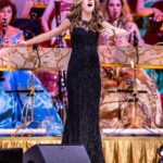 André Rieu Instagram - Emma working her magic! 🪄 Tickets for the 2025 New Year’s concerts in Amsterdam and Antwerp are now available at andrerieu.com (Link in bio) #andrerieu #emmakok #voilà #barbarapravi #classical #classicalmusic #violin #amsterdam #ziggodome @ziggodome Ziggo Dome Amsterdam