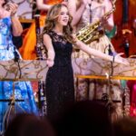 André Rieu Instagram – Emma working her magic! 🪄 

Tickets for the 2025 New Year’s concerts in Amsterdam and Antwerp are now available at andrerieu.com (Link in bio)

#andrerieu #emmakok #voilà #barbarapravi #classical #classicalmusic #violin #amsterdam #ziggodome @ziggodome Ziggo Dome Amsterdam