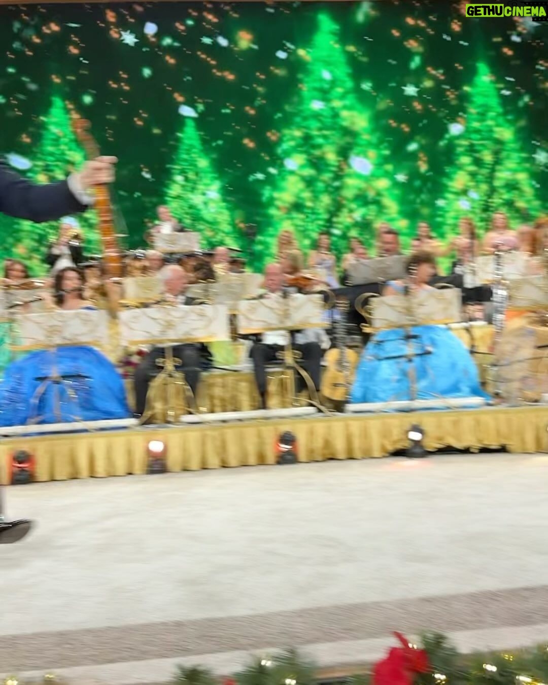André Rieu Instagram - 🎄✨ Thank you to everyone who made the first 2 Christmas concerts unforgettable! We had an absolute blast this weekend! Who’s joining us next weekend for round 2? 🌟🎶🔔 Visit www.andrerieu.com for tour dates (Link in bio) Maastricht, Netherlands