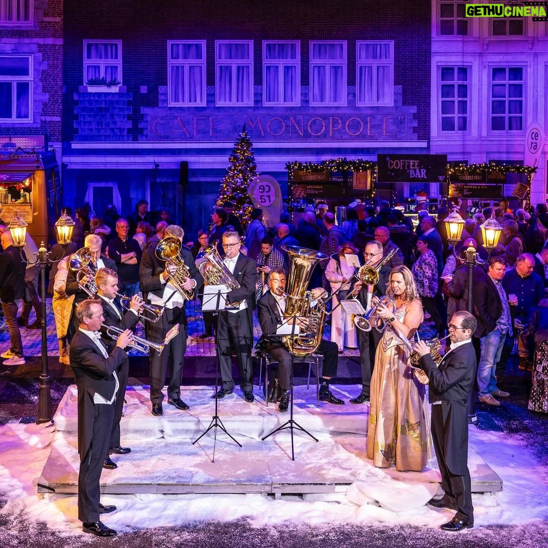 André Rieu Instagram - The grand finale is here! Our final Christmas concert is just hours away. Let’s wrap up the year with beautiful music and memories! 🎄❤️ Maastricht, Netherlands