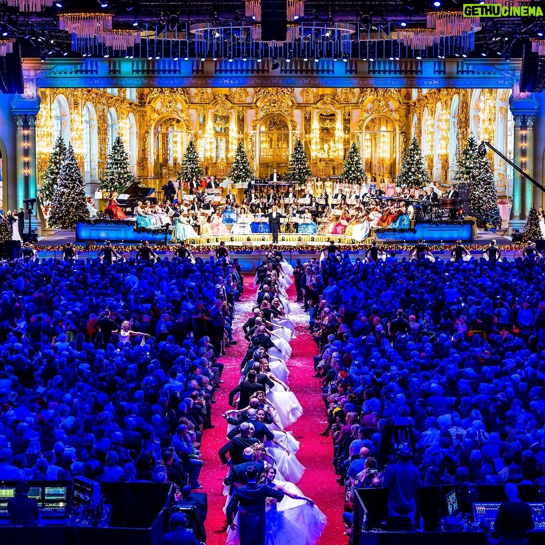 André Rieu Instagram - Memories of last year's Christmas with André concerts in Maastricht! 🎅🎄 Will you be watching the concert in cinemas this year or joining the festivities in person? For screening times and locations visit andreincinemas.com or andrerieu.com/tour for tour dates (Links in bio!) #music #classicalmusic #violin #andrerieu #rieu #concert #livemusic #orchestra #stradivarius #stradivari #violinist #viola #violin🎻 #🎻#maastricht #mecc #christmas #christmasmagic #xmas #christmasmusic