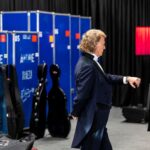 André Rieu Instagram - Pre-show focus 🎶 For tour dates visit andrerieu.com (Link in bio) #music #classicalmusic #violin #andrerieu #rieu #concert #livemusic #orchestra #stradivarius #stradivari #violinist #viola #violin🎻 #🎻#maastricht
