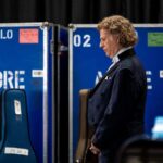 André Rieu Instagram - Pre-show focus 🎶 For tour dates visit andrerieu.com (Link in bio) #music #classicalmusic #violin #andrerieu #rieu #concert #livemusic #orchestra #stradivarius #stradivari #violinist #viola #violin🎻 #🎻#maastricht