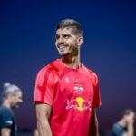 André Silva Instagram - Enjoying the last days in Abu Dhabi ⚽️ Abu Dhabi, United Arab Emirates