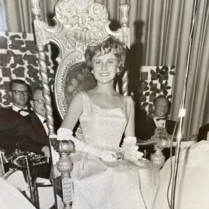 Andrea Barber Instagram - Today I turn 45. 🥳 Every year my mom takes a picture of me wearing the “birthday crown,” which is the same crown she wore the night she was crowned Prom Queen in high school - also coincidentally, the same night my dad proposed to her 60 years ago! 💍 This is my first birthday without her. Today I’m filled with gratitude for her, this tradition she started 45 years ago, and all of these priceless pictures. What a gift! The last thing she gave me was this crown. I promised her I would solder the parts that have come loose and keep it safe forever. 💞👑 Thanks, Mom. I miss you. 💫