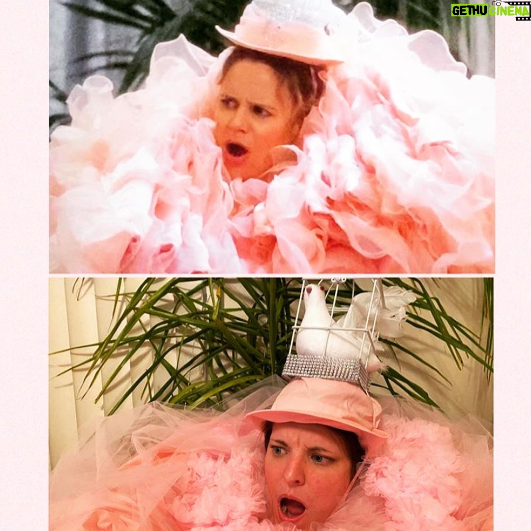 Andrea Barber Instagram - THE WINNER of the 9th Annual #KimmyGibblerCostumeContest2020 is..... @kimmygibblerbrasil! 🎉 This year was BY FAR the toughest year yet! I think quarantine inspired many people to become extra creative and ingenious! 💫 I want to name some honorable mentions who went above and beyond: @the_ashley_f who handmade four godmother costumes from scratch, @holliefarrell who did a fabulous take on the birdcage hat, @stormchasingliz who always kills me with her spot on Kimmy expressions and re-enactments, @whip_up_with_malavika who I believe is the first person to attempt rapper Kimmy G, @boobeckaboo who charmed me with her flea dip dog costume, @juliesmith___ who made my jaw drop with her Kabuki make-up skills, @_iic_24 who impressed me with her teppanyaki grill re-enactment, @jennyescott who made me laugh so hard with her crying loser Kimmy impression, and @pbw151515 for rocking the VOTE! You are ALL winners in my heart. ❤️ Thank you to everyone who participated. You are all such a wonderful embodiment of the Kimmy Gibbler spirit: Have fun. Don’t take yourself too seriously. Love and accept all of the things that make you weird. Love and accept others. The world can always use more of this. ❤️ #kimmygibblercostumecontest