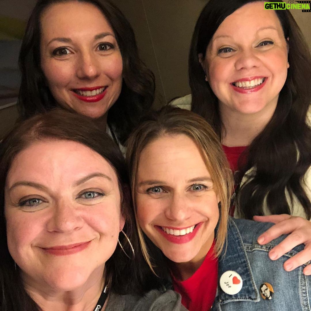 Andrea Barber Instagram - Missing my cruise mates as we would’ve been setting sail this weekend on the @nkotb cruise. The virtual cruise is off to a great start though! #houseparty
