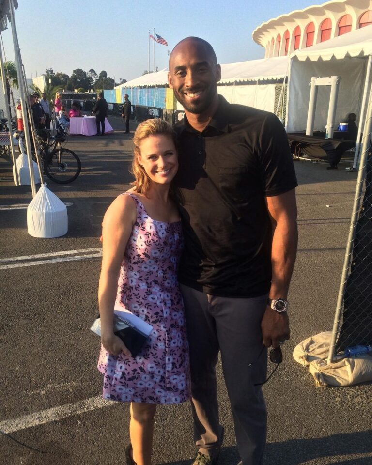 Andrea Barber Instagram - I met Kobe in 2016 after the Teen Choice Awards. He came up to me and said, “My kids love your show. Congrats on the award!” My mouth was agape for days. A class act, a humble man. Praying for his family and the other families involved. 💔💜💛 #RIPKobe