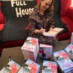 Andrea Barber Instagram - I signed THOUSANDS of copies of my memoir, FULL CIRCLE. Grab one now as a holiday gift for the Fuller-House-fan-90s-inner-child-runner-mother-anxiety-filled loved one in your life! 😉🎁 Visit your local Barnes & Noble or the link in my bio. Happy Black Friday shopping! #bnsignededitions