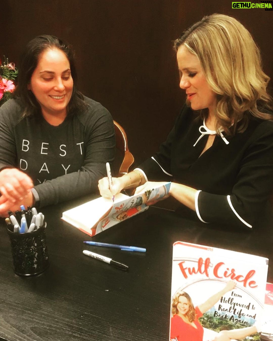 Andrea Barber Instagram - My very first book signing as a published author and I couldn’t have asked for a better night! Dream come true right here. ❤️💫 Reading aloud passages from my book to a crowd of supportive friends and fans alike is a moment I’ll never forget. I loved meeting each one of you and connecting with our shared experiences. We are one tribe and I love you all. ❤️ #fullcircle Barnes & Noble Upper West Side