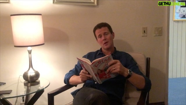 Andrea Barber Instagram - I asked the Fuller House cast & crew FIVE questions about my new book, FULL CIRCLE. Here’s a preview! Full video link in bio. 😂