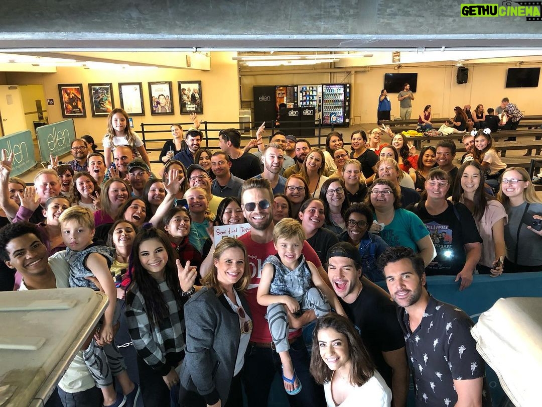 Andrea Barber Instagram - The penultimate pre-show visit to the audience. We love you! ❤️🎬 Warner Brothers Studios - Burbank, CA