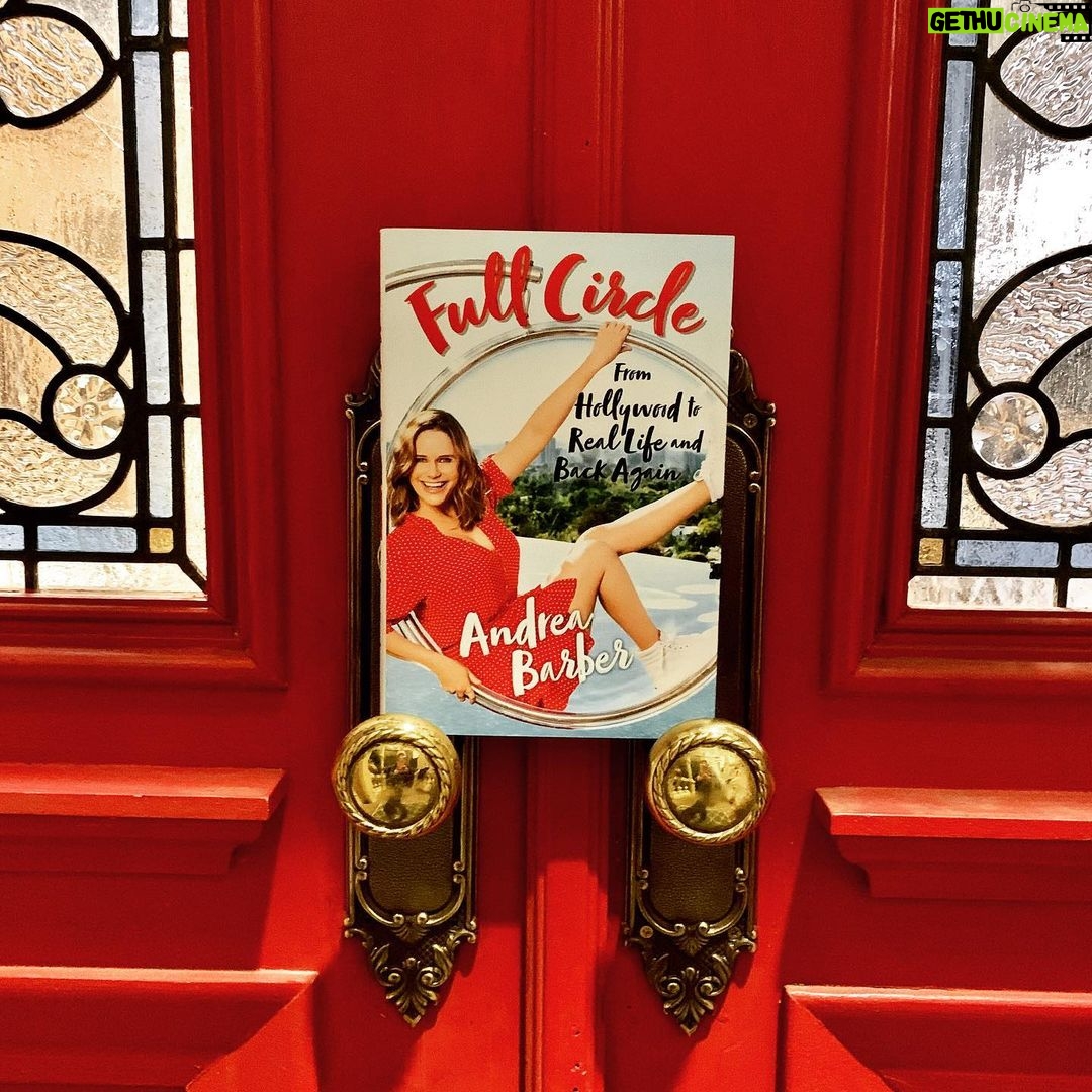 Andrea Barber Instagram - We’re in the home stretch of our final days here on Stage 24. New vlog is up - “Nearing the End” 😢 Link in bio. Fuller House Stage 24