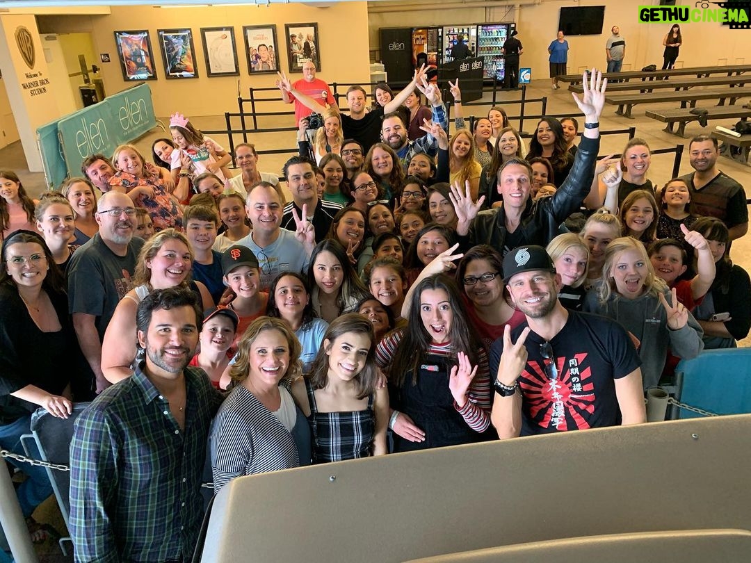 Andrea Barber Instagram - It’s been a while since I’ve posted one of these! Small audience tonight - praying for everyone affected by the fires! 🙏🏻 Warner Brothers Studios - Burbank, CA