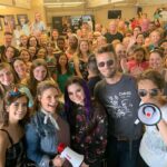 Andrea Barber Instagram - Forgot to post our group pic with these awesome fans on tape night! 🎬 We know not everybody gets in to the show; we know you wait for many, many hours; we acknowledge just how much that sucks! 😔 But please know we see you, we love you, we appreciate you more than you even realize. ❤️ Thanks for sticking with us. You’re a part of our Fuller family no matter what. ❤️🏡 #fullerhouse Warner Brothers Studios - Burbank, CA