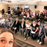 Andrea Barber Instagram - First audience show of Season 5 tonight! 🎬 Best fans ever! 👏🏻 #FullerHouse Warner Brothers Studios - Burbank, CA