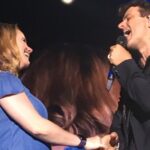 Andrea Barber Instagram - BEST BIRTHDAY SURPRISE EVER!! 😍⚰️ @joeymcintyre pulled me on stage last night during If You Go Away and I had no chill!! Thank you, Joe, for this unforgettable birthday moment. And thank you to the best boyfriend ever @pointonemiles and his partner-in-crime @candacecbure for making it happen! Swipe to see it all happen! ❤️🤩🥰😱 • (📸: @heidicas1013, @pointonemiles, @amandasm4) Mohegan Sun Arena