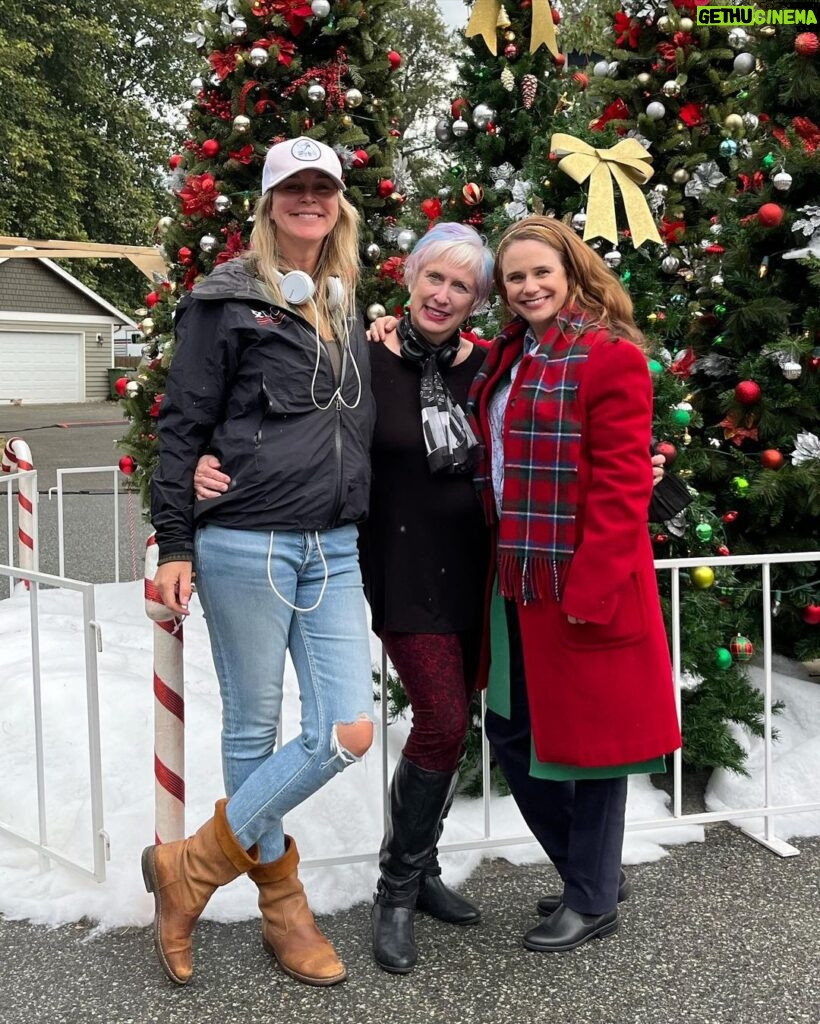 Andrea Barber Instagram - And that’s a wrap on Christmas on Candy Cane Lane! 🎬🎄🤶🏻 Someday I will be able to process this rollercoaster of emotions and put into words just how transformative this experience was. This was my first Christmas movie, my first time being #1 on the call sheet. Three weeks ago I was nervous as hell walking into the table read. And today I head home with a wealth of experience and new friends for life. I’m so grateful for my wonderful co-stars and our hardworking crew, and to our fabulous director @christiewillwolf for her leadership, guidance, and friendship. And I will especially miss my leading man, @actordanpayne, who made every single day brighter with his effortless charm, extraordinary talent, and genuine love for everyone around him. And most of all - to my hero, @candacecbure. I’m not sure how it’s possible, but we became even closer through this experience. Having your producer also be one of your best friends is just about the greatest gift I could’ve asked for. CCB, I love you and I’m so so grateful for you - for your advice, your listening ear, and your unwavering support and belief in me. Thank you. ❤️ I know everyone jokes that all Christmas movies are the same…but this one hits different, I promise! I can’t wait for everyone to see Christmas on Candy Cane Lane on December 3rd on @gactv! ❄️🎄💫 Vancouver, British Columbia