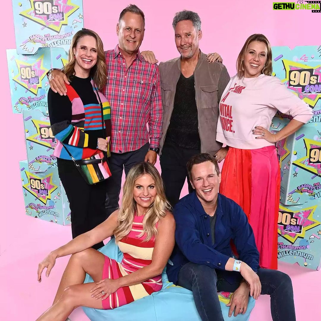 Andrea Barber Instagram - 90s Con! 🩷💜❤️ Full hearts. Thank you, we love you all so much! Tampa Florida