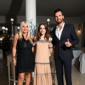 Andrea Iervolino Instagram - Ischia Global Film Fest :
Lily Collins @lilyjcollins awarded as "Best Rising Star" for her amazing role in our film "TO THE BONE" Produced by Andrea Iervolino @andreaiervolinoproducer and Lady Monika Bacardi @ladymonikabacardi of AMBI Media Group @ambigroup and Sparkhouse.
Lily is not only a great actress but also a very nice woman! #lilycollins #ischia #ambimediagroup #ambigala #award #risingstar #tothebone