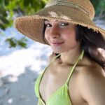 Andrea Jeremiah Instagram - wants to be on an island 👒 #throwback #tbt #gtholidays #havelock #selfie
