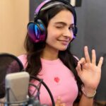 Andrea Jeremiah Instagram - Appreciation post for my awesome new headphones courtesy @audeze_official A few months ago, I was browsing for the perfect pair of studio headphones, when my friend @kunalrajan very kindly offered to customise a pair at #audeze . To be honest, I hadn’t heard of the company before, but I was sold on the idea when I saw their products… I wanted the colors of a 🦄 on my headphones & ta da ! That’s exactly what I got ☺️ but beyond the cool colors, the quality of sound pretty much blew my mind 😱 these are by far the best headphones I’ve ever used in my life 🤩 Thank you @audeze_official & @kunalrajan 🙏🏻🥰🙏🏻 This pic is from my first recording with my #audeze💜 #notanad