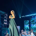 Andrea Jeremiah Instagram - All you rowdy babies 💃🏻🎉🕺🏼 Thank you for all the love last night ❤️❤️❤️ 📸 @djgowthamofficial MUH @prakatwork #yuvan #live #onstage #tamil #music #bengaluru Chamara Vajra