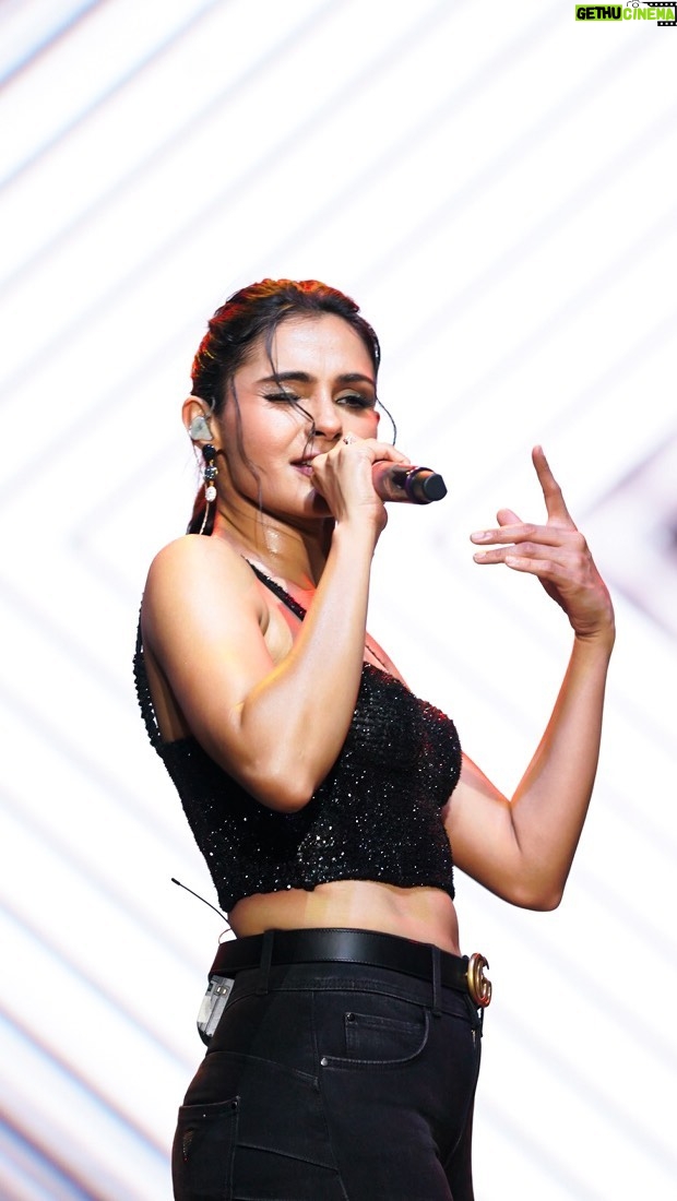 Andrea Jeremiah Instagram - North south east or west College gigs are always the best π§¨π§¨π§¨ Thank you #vitchennai for an unforgettable night β€οΈβπ₯β€οΈβπ₯β€οΈβπ₯ πΉ edit @jambu.nxt Cover pic @varshithaa.govardan MUH @prakatwork #thejeremiahproject #onstage #live #music #tamil