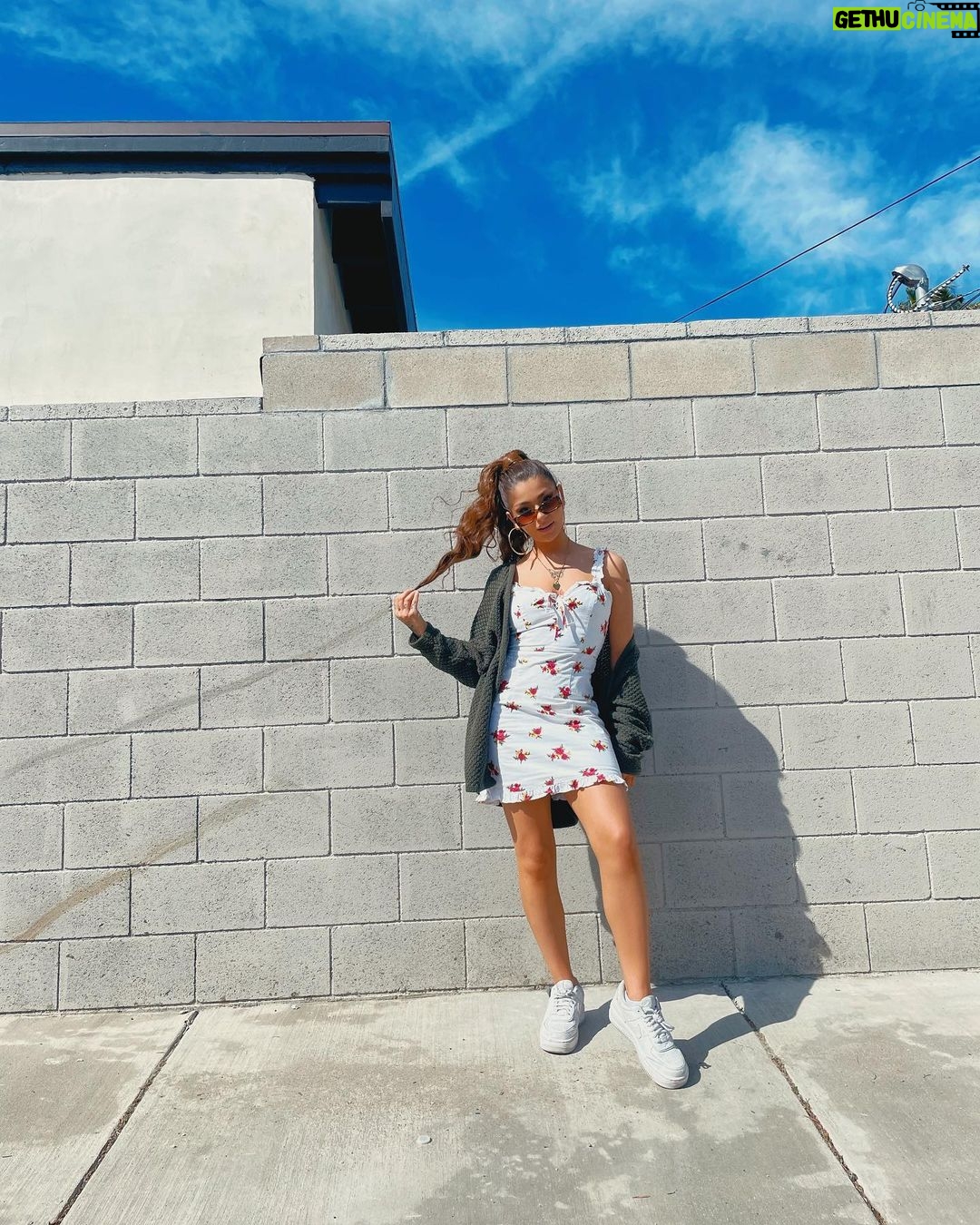 Andrea Russett Instagram - almost forgot how to instagram