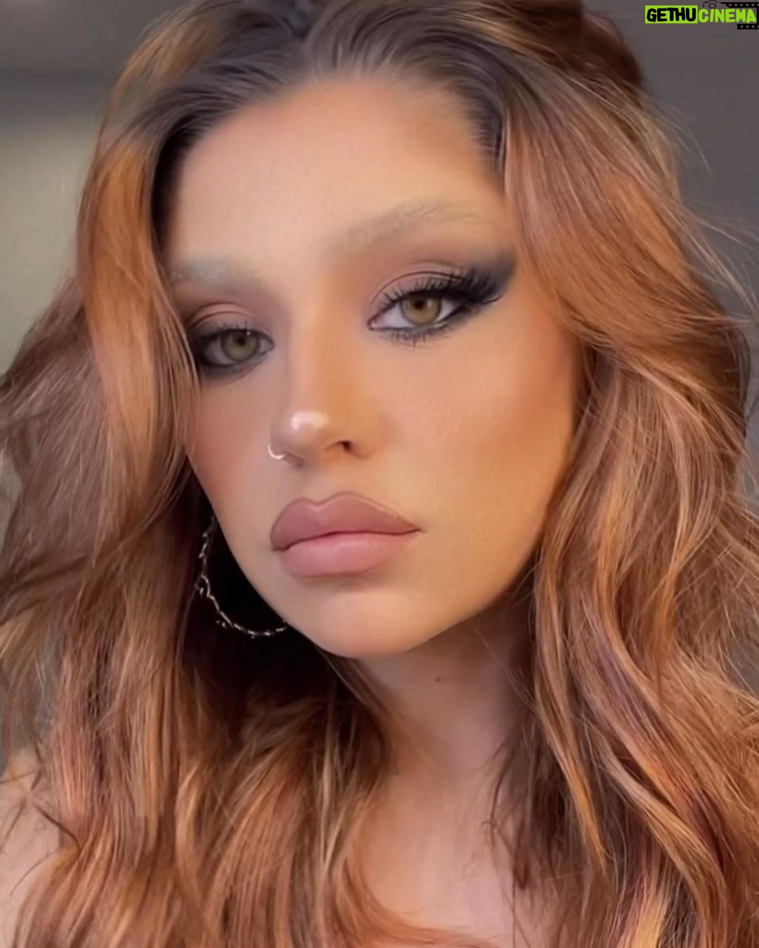 Andrea Russett Instagram - left the brows in 2022