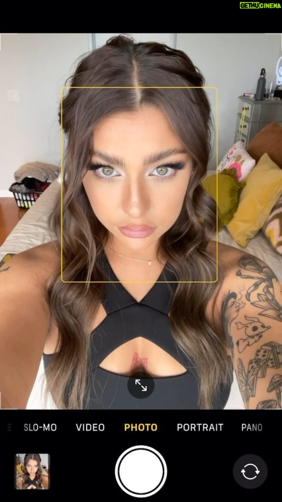 Andrea Russett Instagram - the art of the selfie 🤳🏼 Los Angeles, California