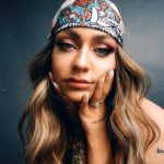 Andrea Russett Instagram - SHAWTAHEE…. YEEEAAAH EEY YEA AYAAAAA …. are you streaming butterfly wings check yes or no 😠🦋