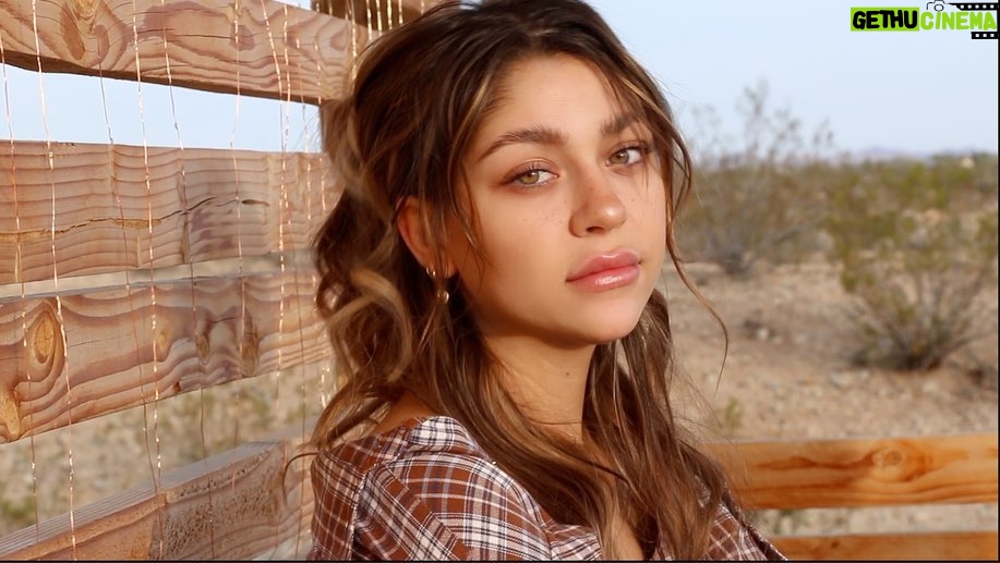 Andrea Russett Instagram - 🦋 shot a music video in the desert Joshua Tree, California