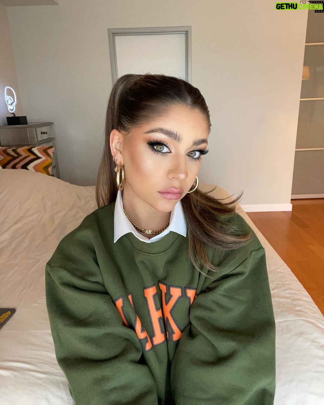 Andrea Russett Instagram - 3 days til butterfly wings drops 🦋 have you pre-saved? 👀 Los Angeles, California