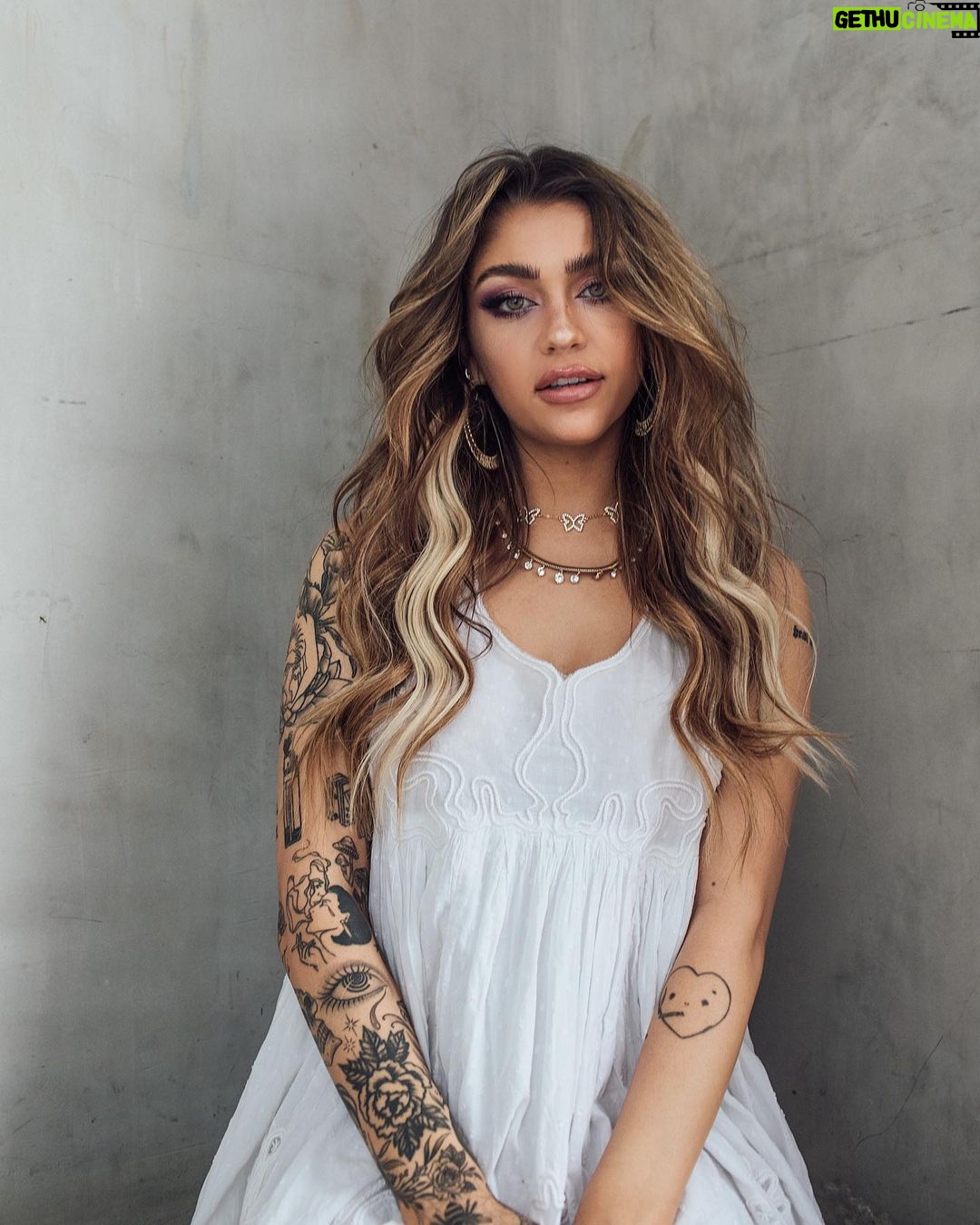 Andrea Russett Instagram - 🦋 @brandon.pavan