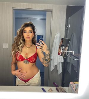 Andrea Russett Instagram - performing LIVE at the Twitch x Rolling Stone #SXSW stage TONIGHT!!

watch live on the @RollingStone Twitch!  livestream starts at 6pm pst/8pm cst!
twitch.tv/rollingstone ♥️