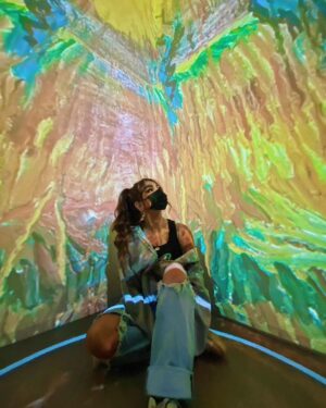 Andrea Russett Instagram - let’s van GOGH baby 🎨🖼