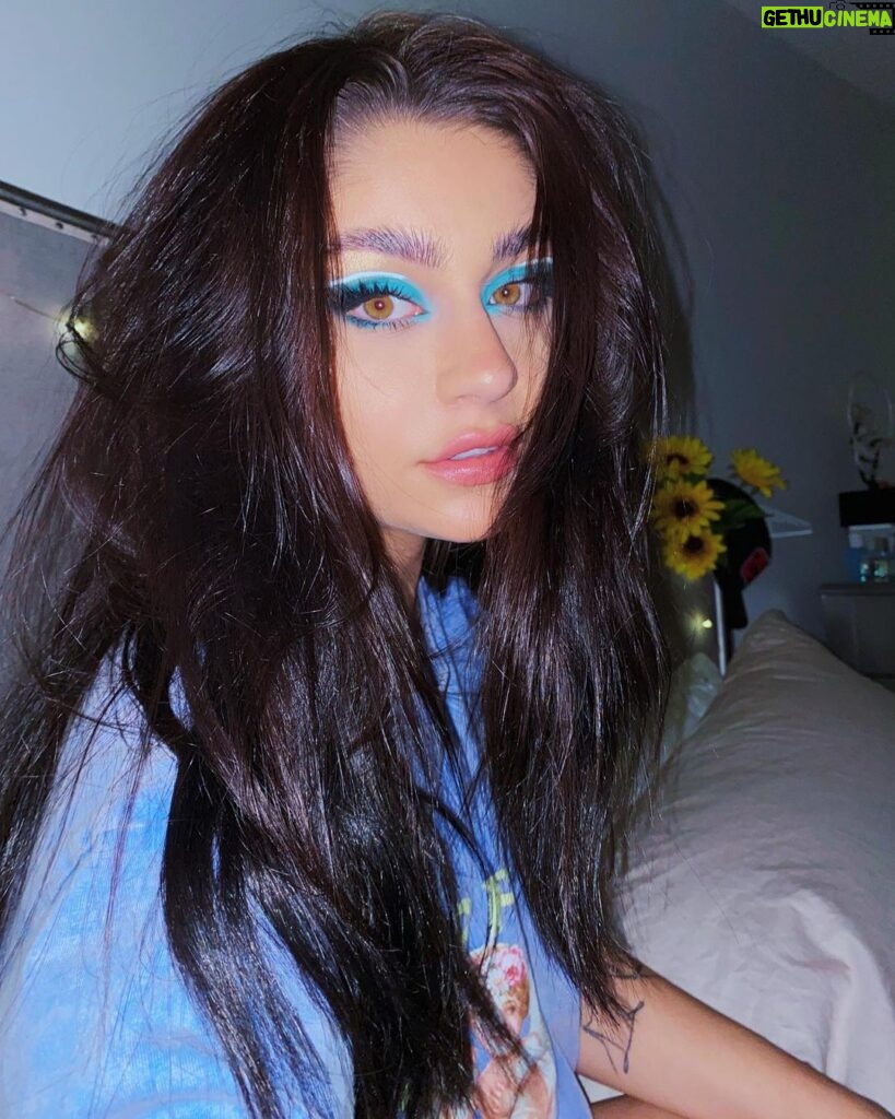 Andrea Russett Instagram - hues of blue 🦋 ps click the link in my bio 🌈 as an early birthday present to me 💖