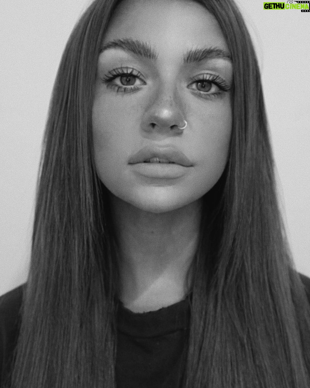 Andrea Russett Instagram - Today is international women’s day! I cant put into words the comfort I feel when I am surrounded by women rooting for each other. It is not always easy or fun to be a woman. Being told what we’re allowed and not allowed to do with our own bodies by men who have never once experienced what we experience, constantly being looked down on as weak / fragile, and having to constantly wonder if the next date will end in murder… This is our reality. Yet we persist. We are strong, brave, nurturing, and courageous. We all share a unique experience. Let’s lift each other up and LOOK OUT FOR EACH OTHER!! We have to stick together. I love you gals. Go remind the ladies in your life how strong and wonderful and courageous they are. ❤️👯♀️