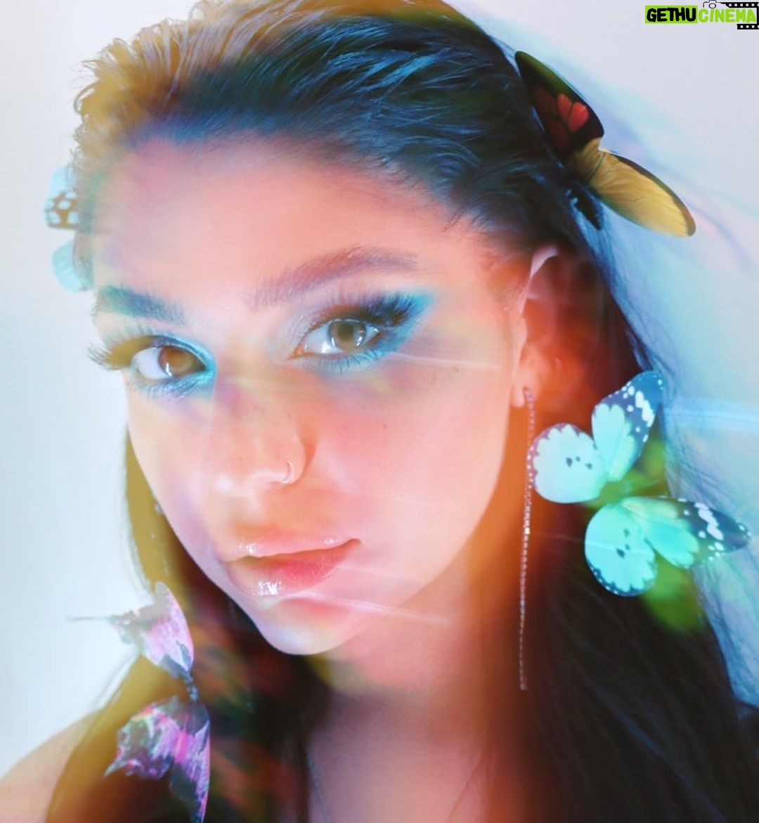 Andrea Russett Instagram - i’m transforming 🦋