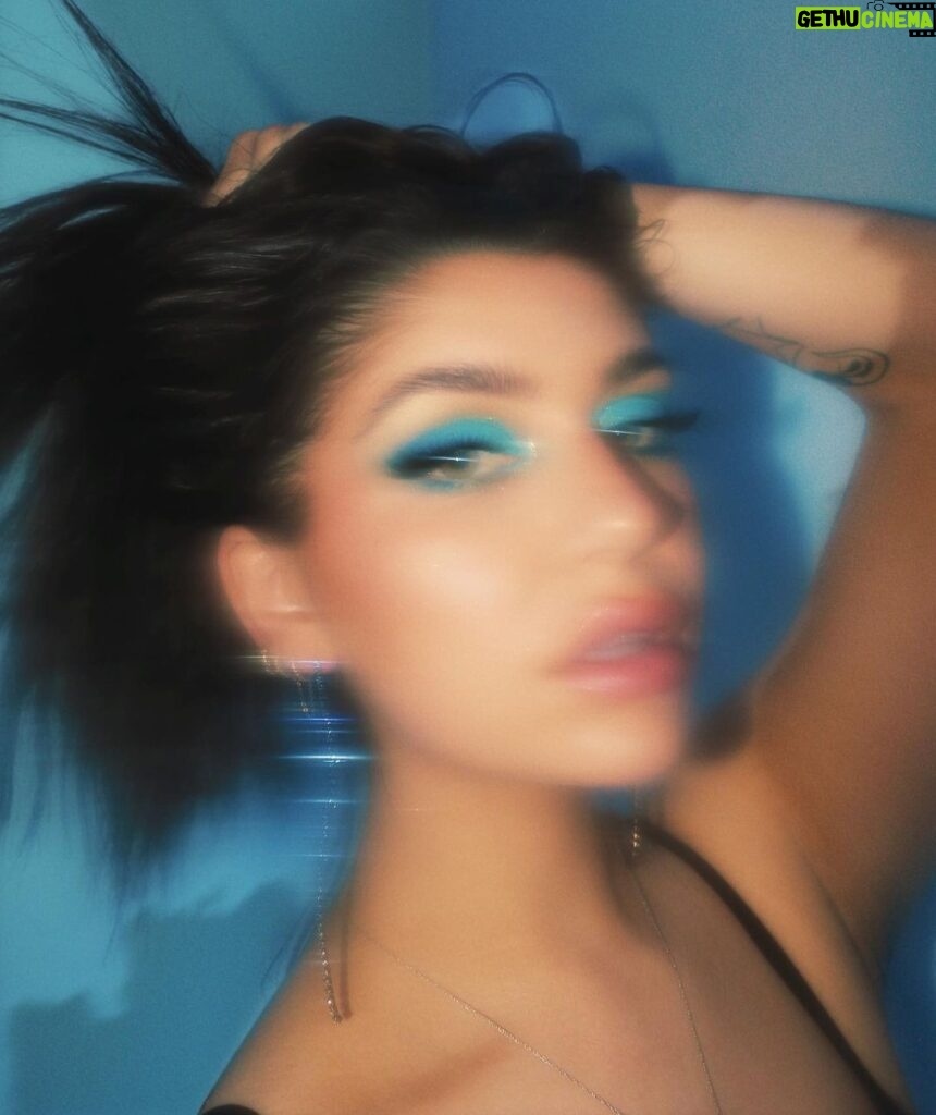 Andrea Russett Instagram - tell me something you think about everyday. mine is the theory that the ocean and space are portals to each other 🙃 my mind knows no peace