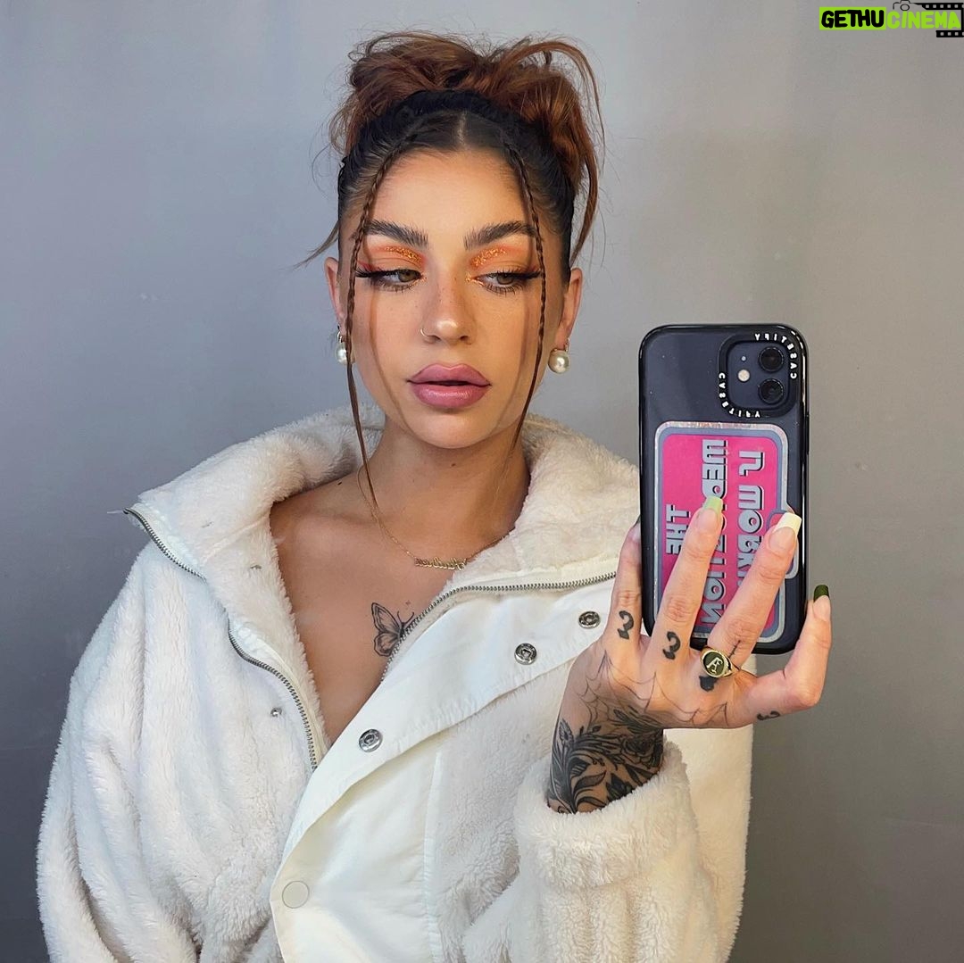 Andrea Russett Instagram - new years resolutions? 🫣