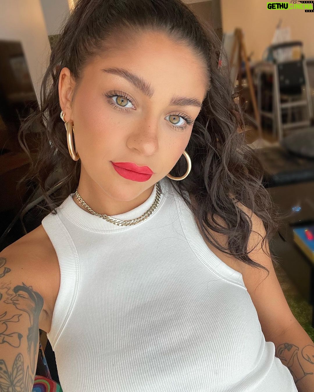 Andrea Russett Instagram - red alert 🚨🚨🚨 Los Angeles, California