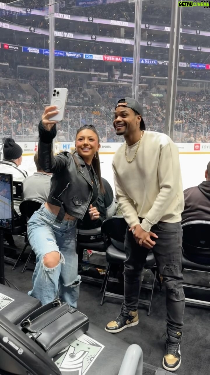 Andrew Bachelor Instagram - First and last hockey game 🏒✌🏾 w/ @ashleynocera @boomercasserly @vinnyfasline