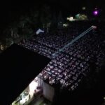 Andrew Schulz Instagram - CALGARY thank you ❤️. When people bring their own seats to the show that’s special. 🙏 The @greatoutdoorscf was 🤌🔥💪 #TheLifeTour Beautiful pics @chifftie & @sydneybuttersphoto Calgary, Canada