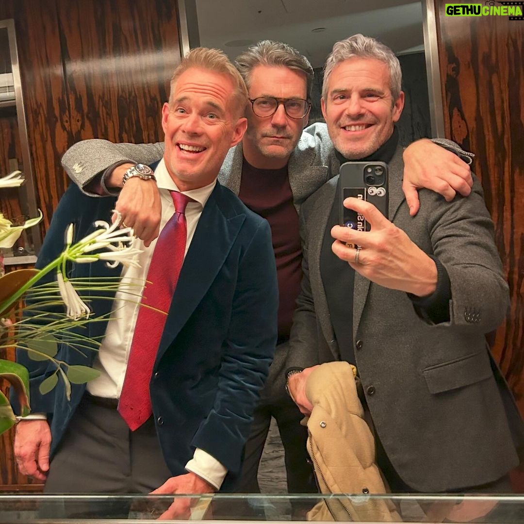 Andy Cohen Instagram - 🎄 FESTIVE! 🎅🏽 #314Evah